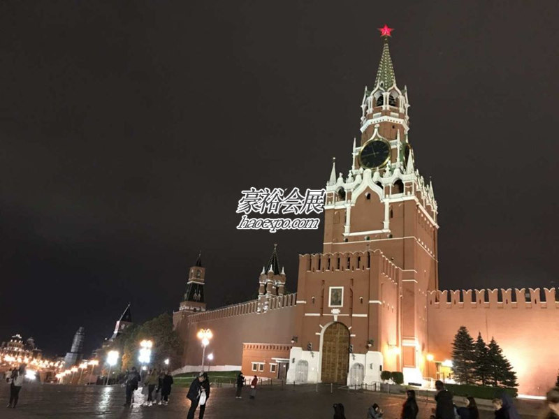 俄羅斯成人展團逛紅場