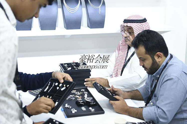 銀飾產(chǎn)品在迪拜珠寶展展出