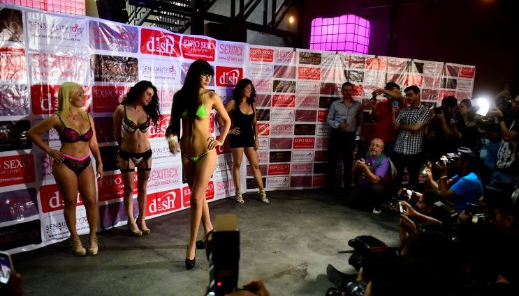 全方位媒體覆蓋宣傳的墨西哥成人展