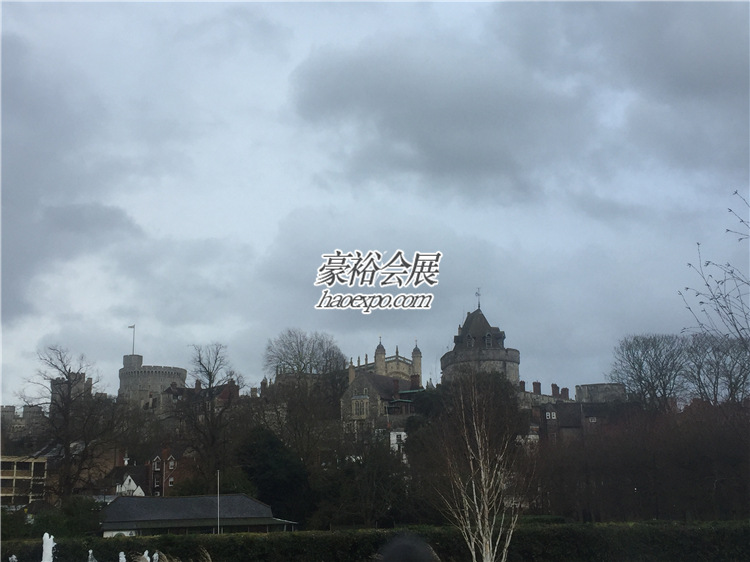 豪裕展團(tuán)游覽溫莎城堡