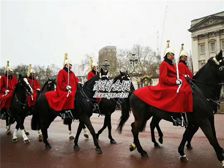 豪裕展團(tuán)游覽白金漢宮及皇家衛(wèi)隊(duì)