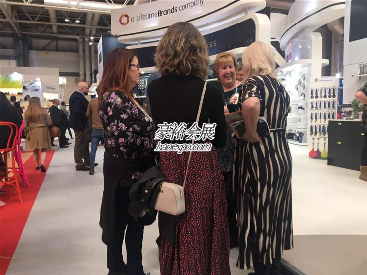 英國(guó)消費(fèi)品展SPRING FAIR展會(huì)現(xiàn)場(chǎng)