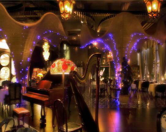 法國(guó)情調(diào)下的動(dòng)漫展