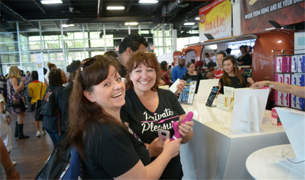 美國布魯克林成人展現(xiàn)場