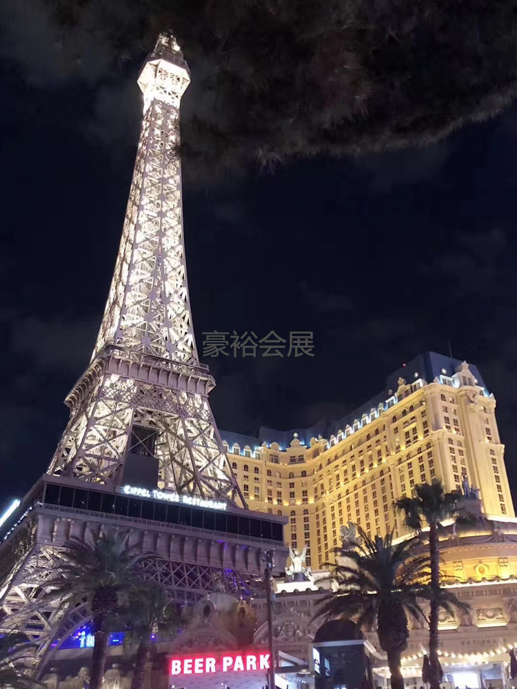 豪裕團(tuán)隊(duì)在美國(guó)珠寶鐘表展JCK現(xiàn)場(chǎng)