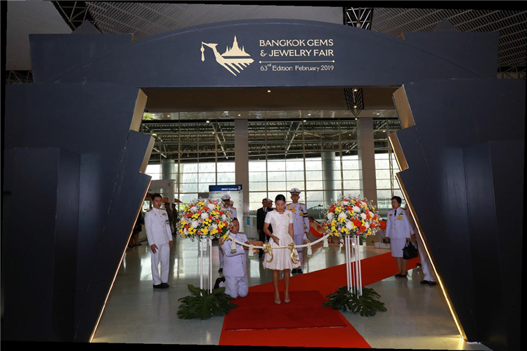 泰國公主Sirivannavari Nariratana出席開幕式